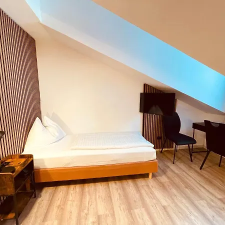 Gaestehaus Am Stadtpark Hotel *