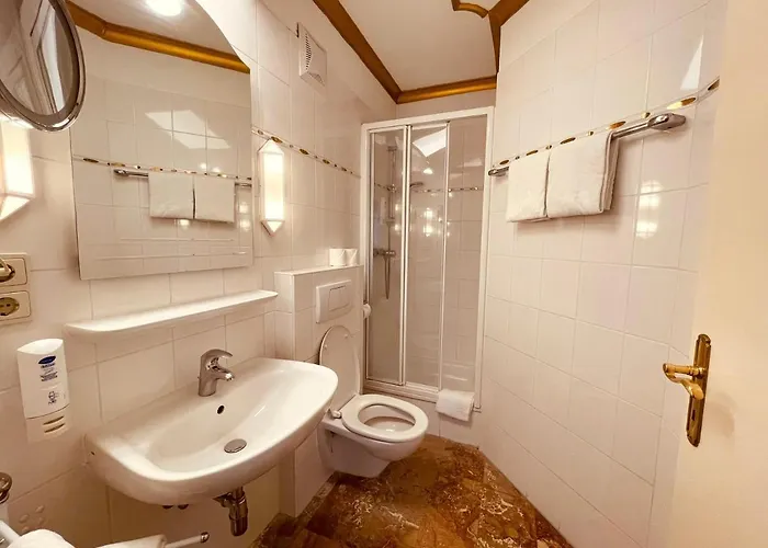 Gaestehaus Am Stadtpark Hotel *